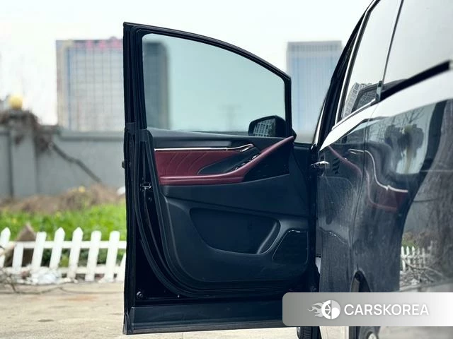 GAC Trumpchi Trumpchi M8 id 4207168 из Китая 8