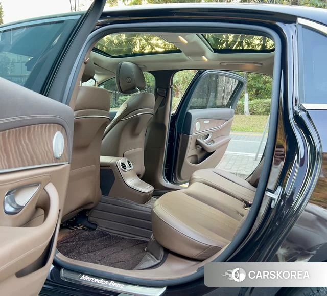 Mercedes-Benz E-class id 4306866 из Китая 8