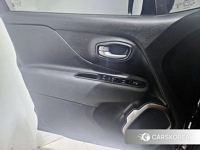 Jeep Renegade id 3674993 из Кореи 8