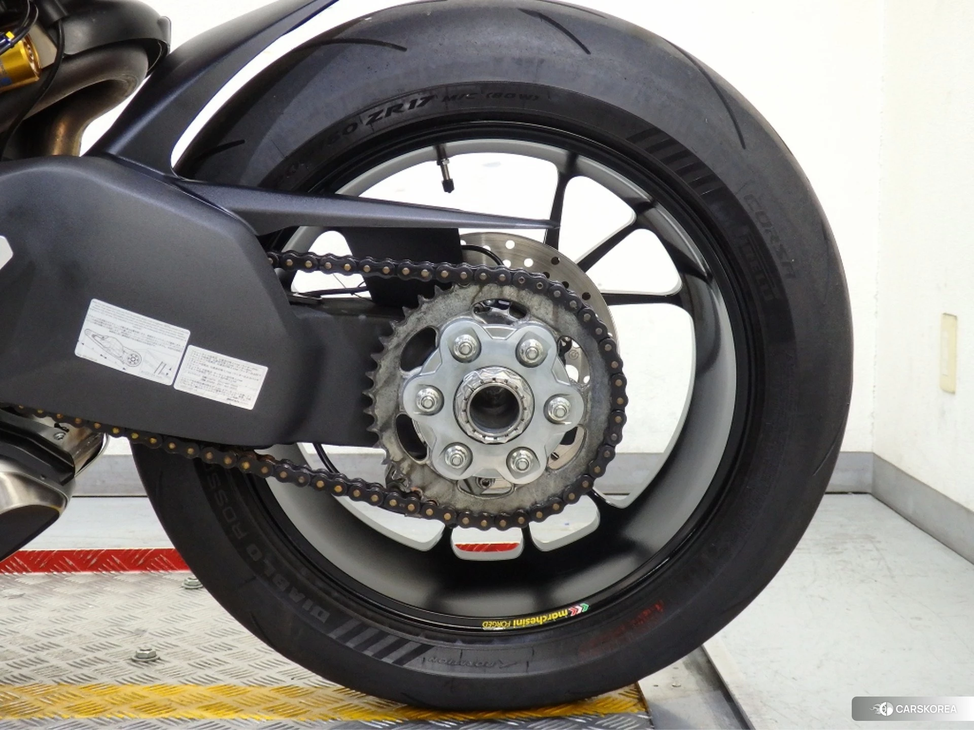 Ducati STREETFIGHTER V4 S id 4374400 из Японии 8