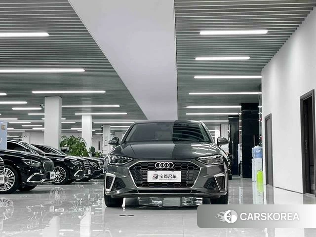 Audi A4L id 4272228 из Китая 8