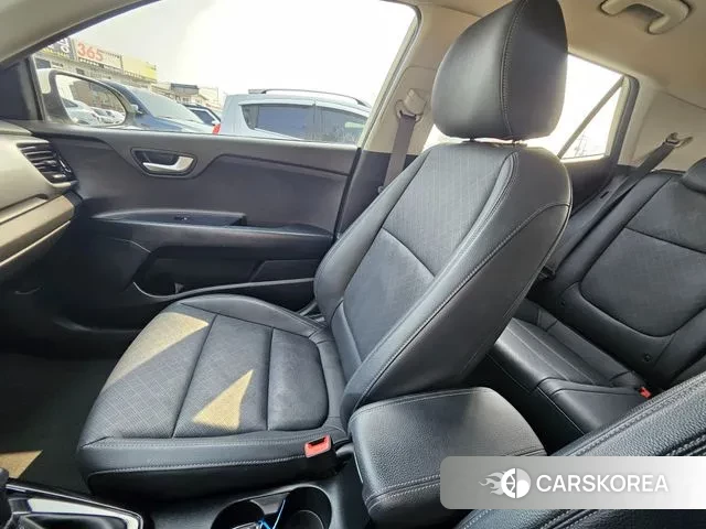 Kia Stonic id 3778965 из Кореи 8