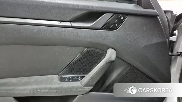 Porsche 911(992) id 3093420 из Кореи 8