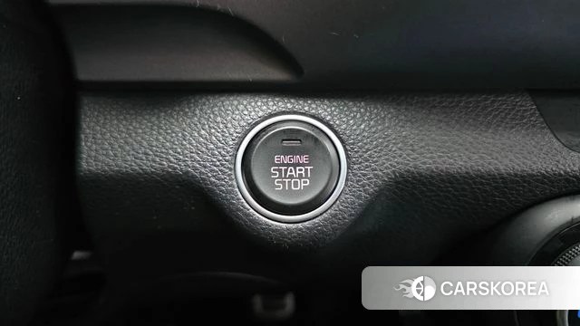 Kia Stonic id 4519611 из Кореи 8