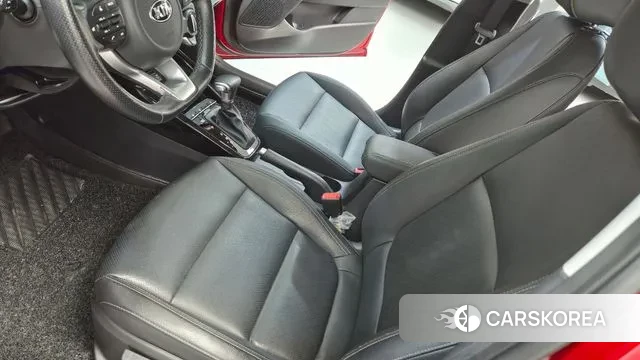 Kia Stonic id 3651490 из Кореи 8