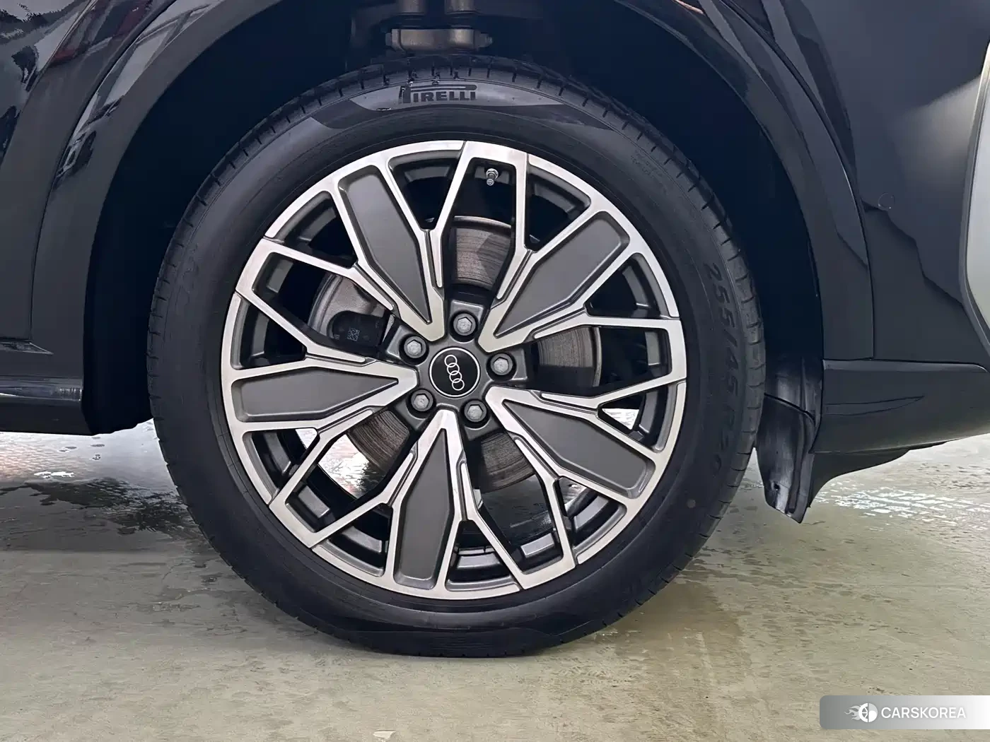 Audi Q5L id 4538837 из Китая 8