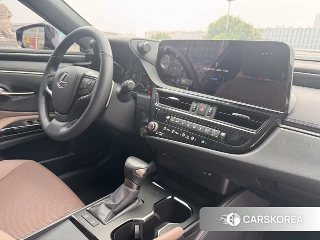 Lexus ES id 4359117 из Китая 8