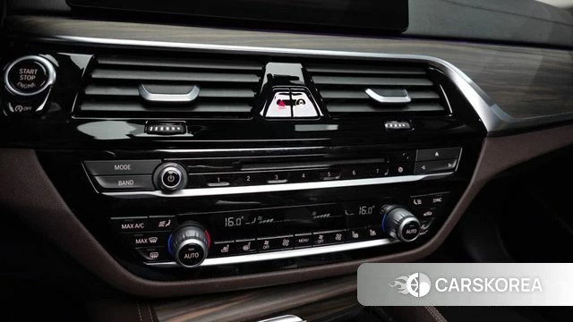 BMW 5 Series (G30) id 3917182 из Кореи 8