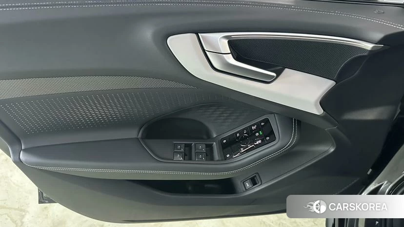 Audi A5L id 4426671 из Китая 8