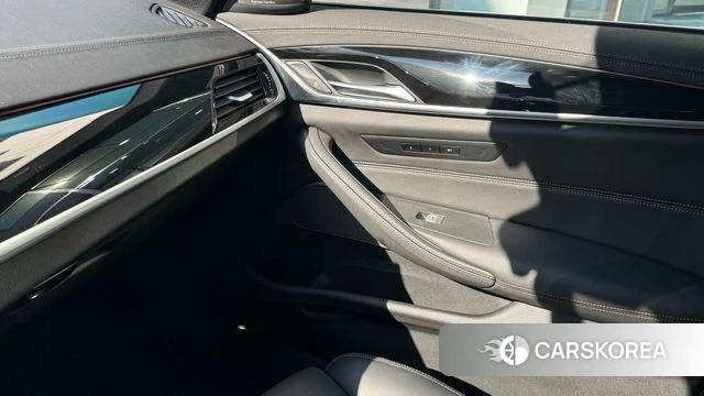 BMW 5 Series (G30) id 3910042 из Кореи 8