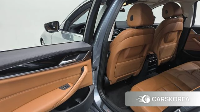 BMW 5 Series (G30) id 3955865 из Кореи 8