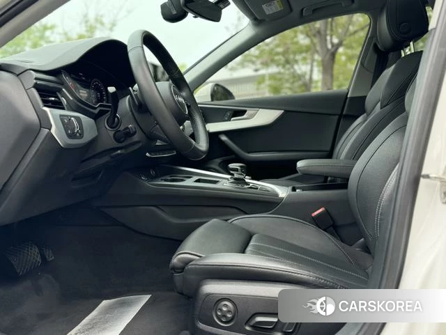 Audi A4L id 4260592 из Китая 8