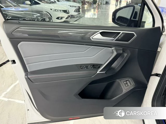 Volkswagen Tiguan L PHEV id 4342210 из Китая 8