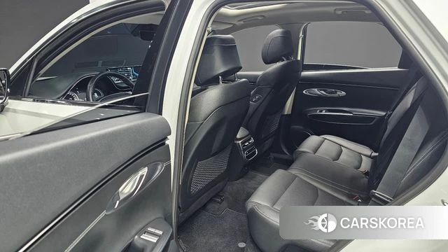 Genesis GV70 id 3935519 из Кореи 8