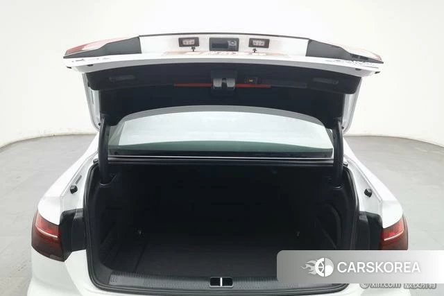Audi A4L id 4313656 из Китая 8
