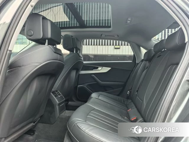 Audi A4L id 4290102 из Китая 8