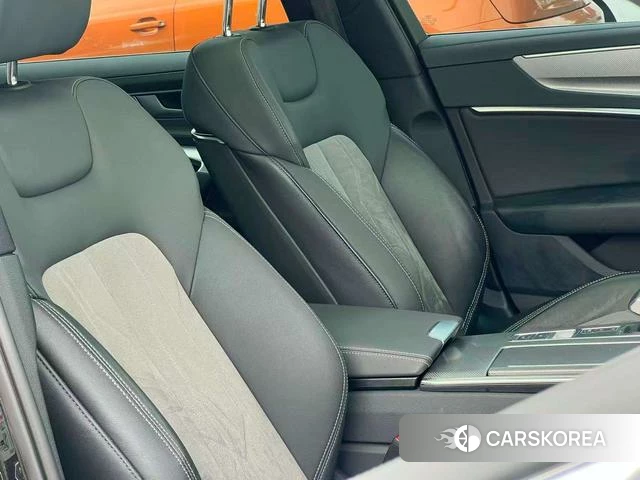 Audi A6L id 4278463 из Китая 8