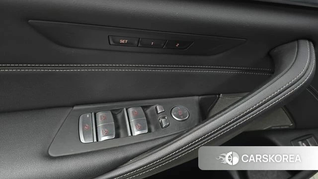 BMW 5 Series (G30) id 4693341 из Кореи 8