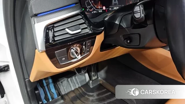 BMW 5 Series (G30) id 3664860 из Кореи 8