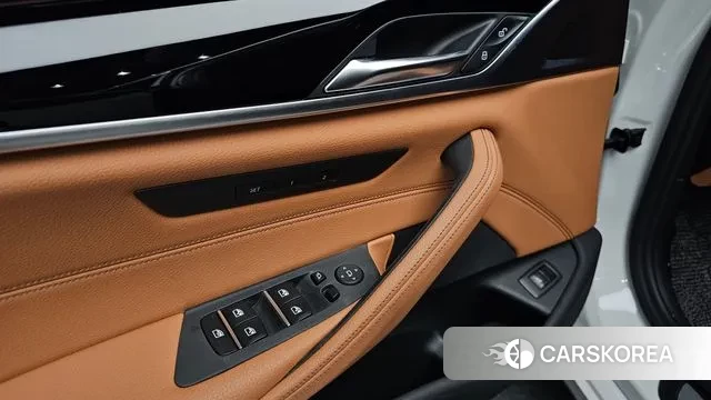 BMW 5 Series (G30) id 3656368 из Кореи 8