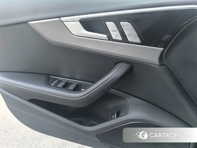 Audi A4L id 4257200 из Китая 8