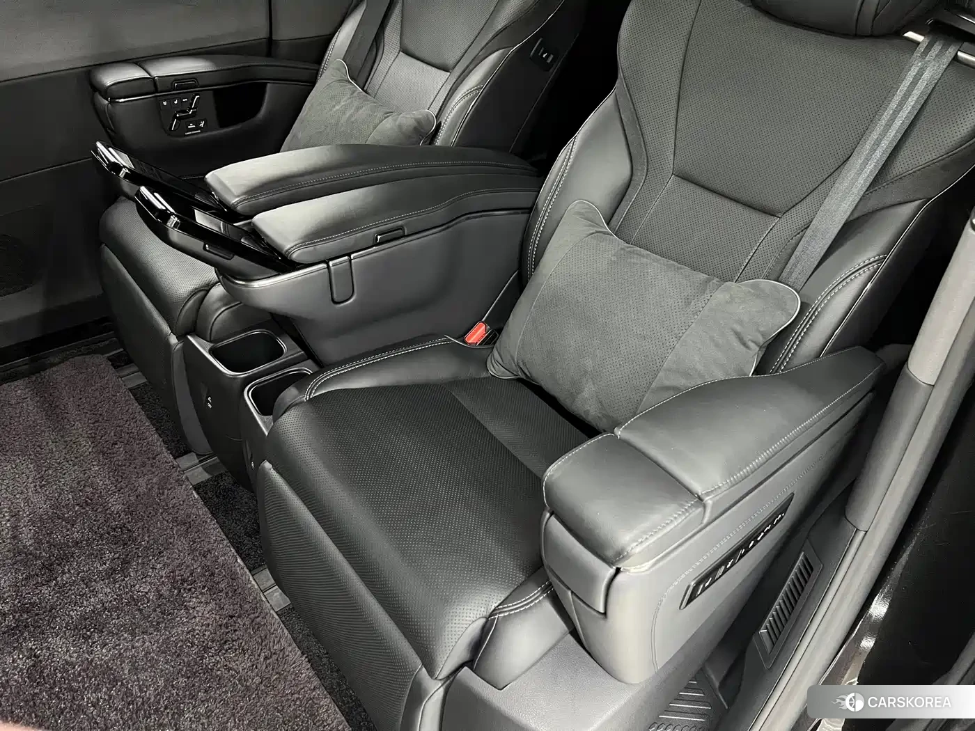 Lexus LM id 4664486 из Китая 8