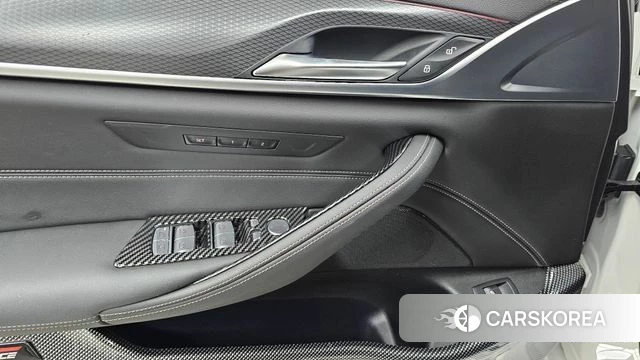 BMW 5 Series (G30) id 4871393 из Кореи 8