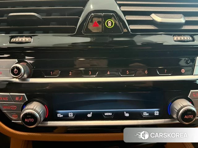 BMW 5 Series (G30) id 3819764 из Кореи 8