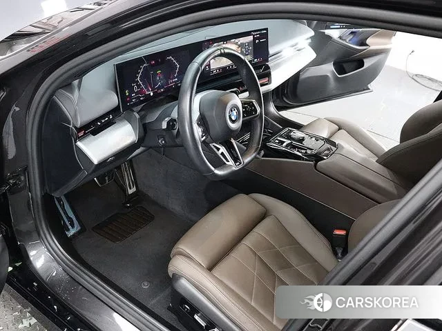 BMW 5 Series (G60) id 3770104 из Кореи 8