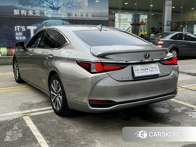 Lexus ES id 4279402 из Китая 8