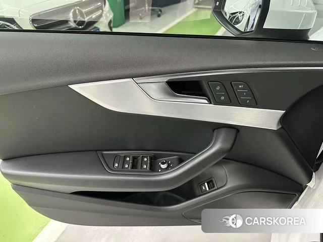 Audi A4L id 4236399 из Китая 8