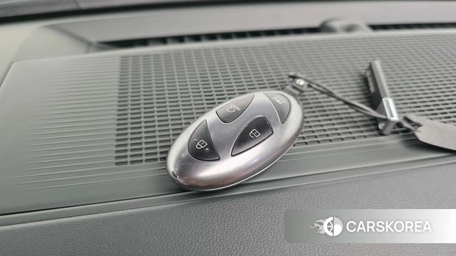 Hyundai Grandeur Hybrid (GN7) id 4515705 из Кореи 8