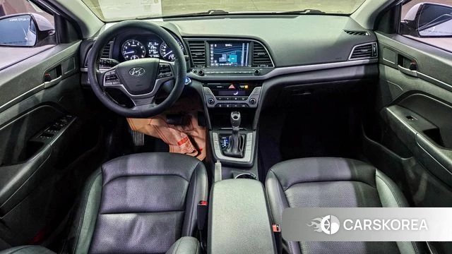 Hyundai Avante AD id 3834963 из Кореи 8