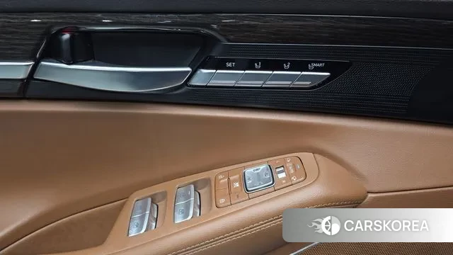 Genesis G90 id 3505100 из Кореи 8