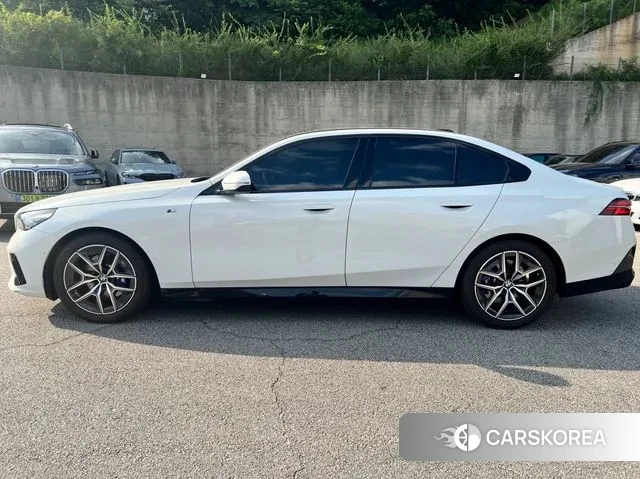 BMW 5 Series (G60) id 2984000 из Кореи 8