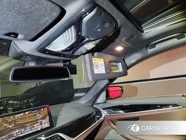 BMW 5 Series (G30) id 3448044 из Кореи 8