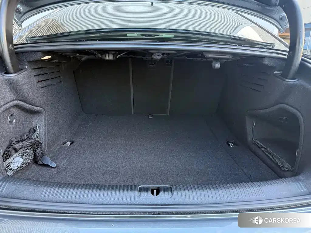 Audi A4L id 4679511 из Китая 8