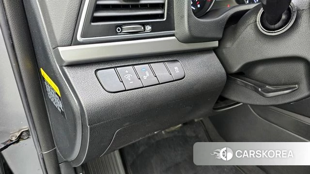 Hyundai Avante AD id 3861754 из Кореи 8