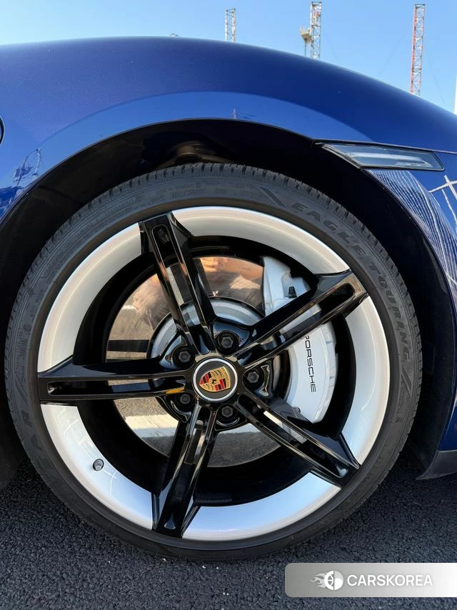 Porsche Taycan id 4842548 из Кореи 8