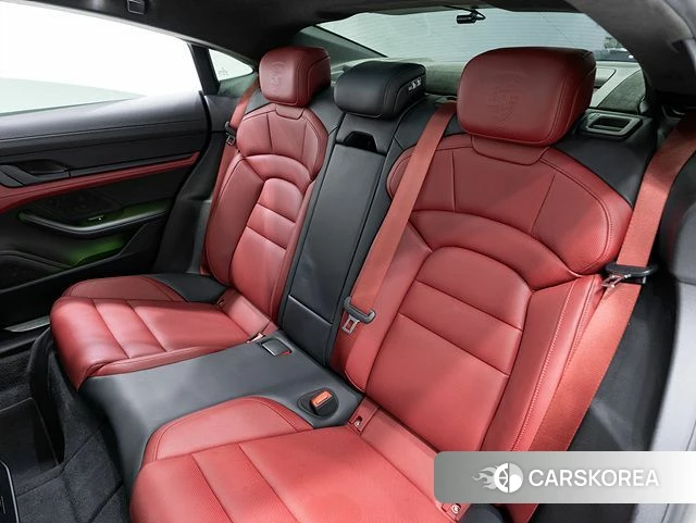 Porsche Taycan id 4612566 из Кореи 8