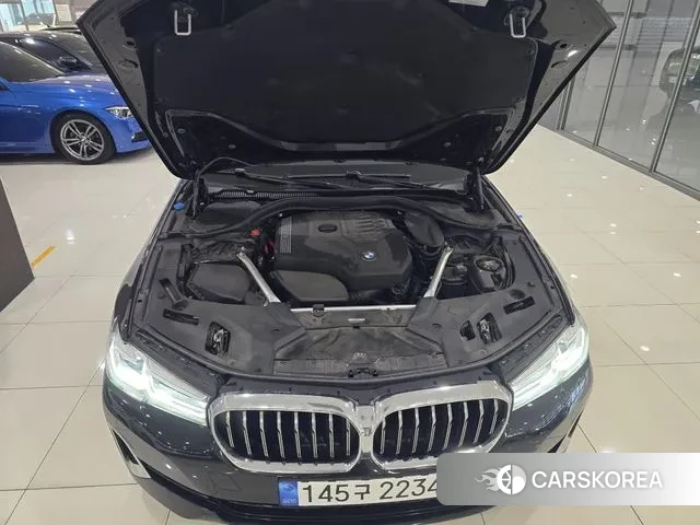 BMW 5 Series (G30) id 3333864 из Кореи 8