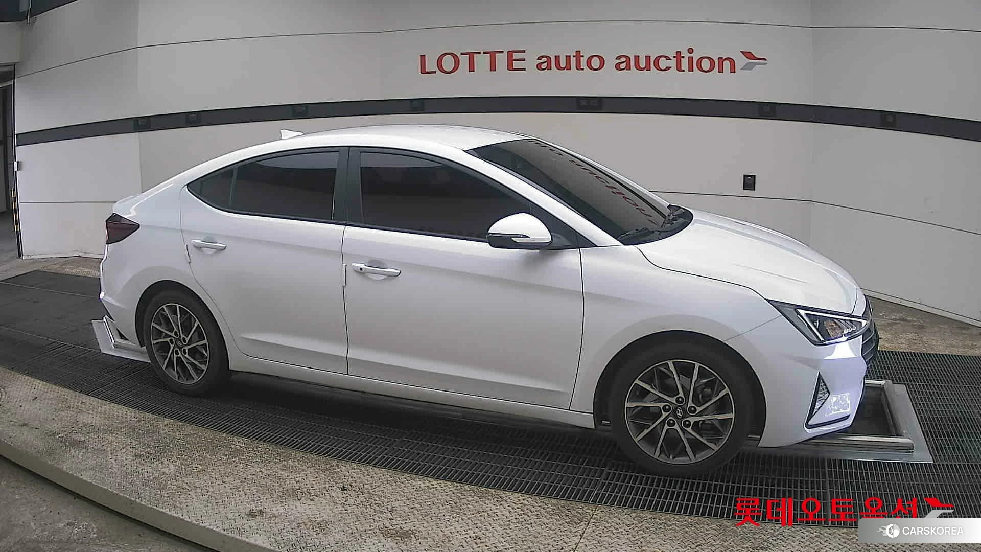 Hyundai Avante id 3881984 из Кореи 8