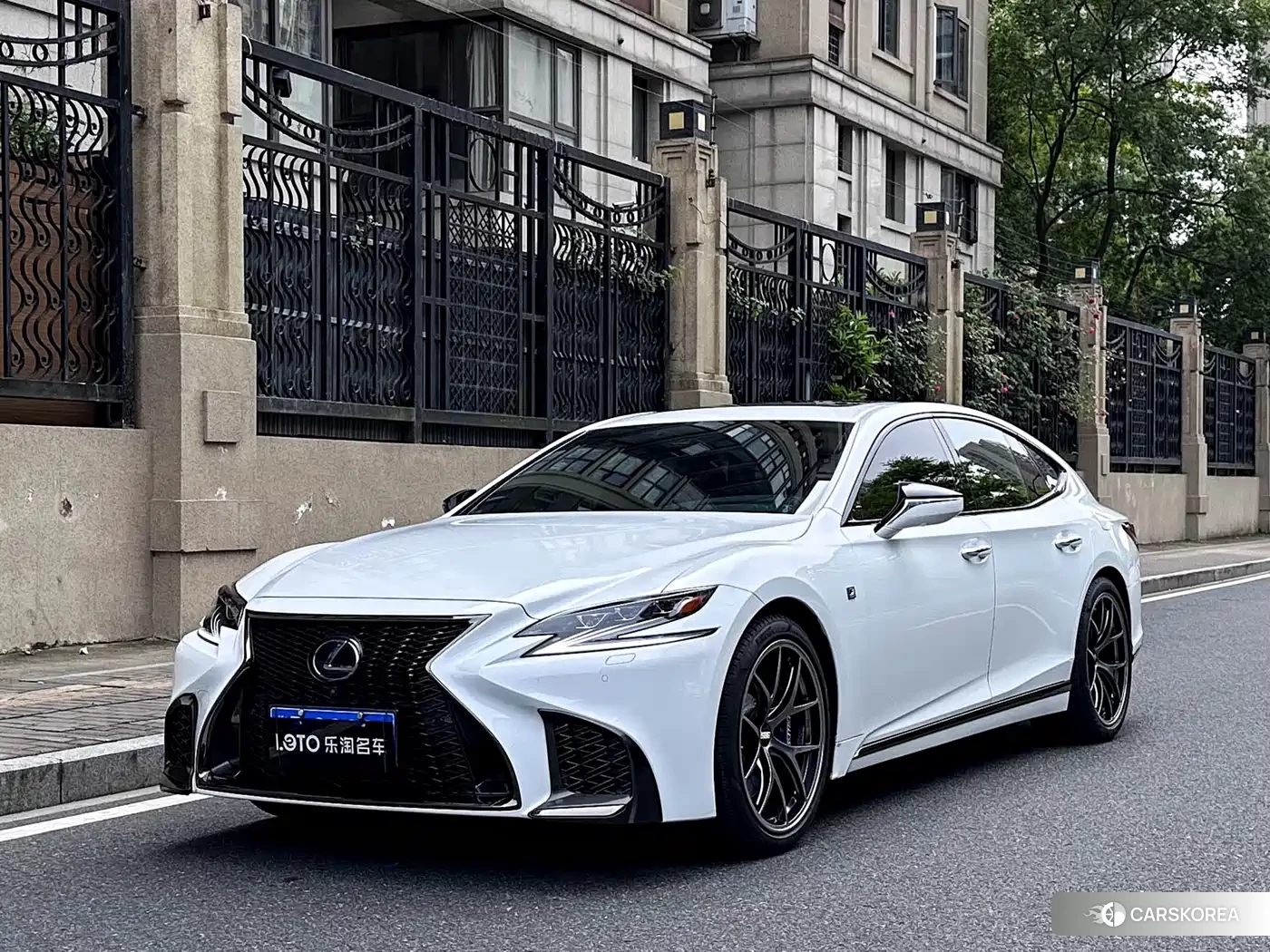Lexus LS id 4600823 из Китая 8
