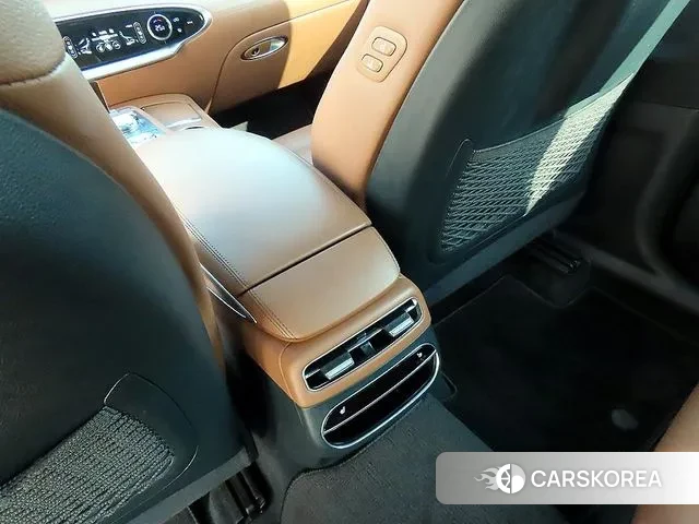 Genesis GV70 id 3702599 из Кореи 8