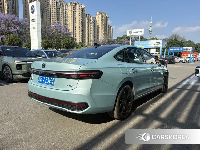 Volkswagen Passat id 4348818 из Китая 8