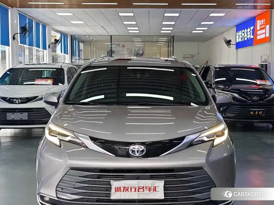 Toyota Sienna id 4681202 из Китая 8