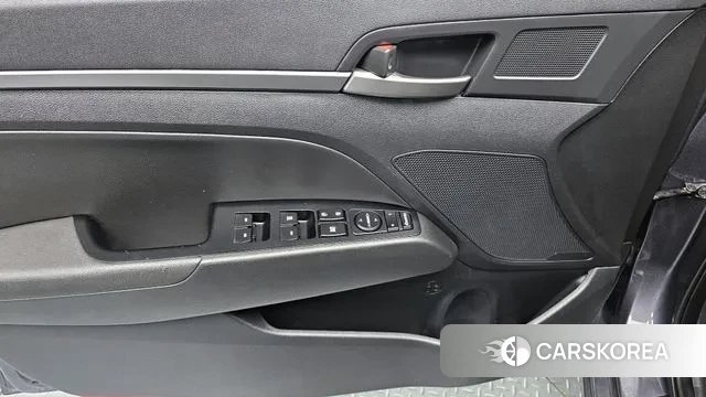 Hyundai Avante AD id 3599074 из Кореи 8