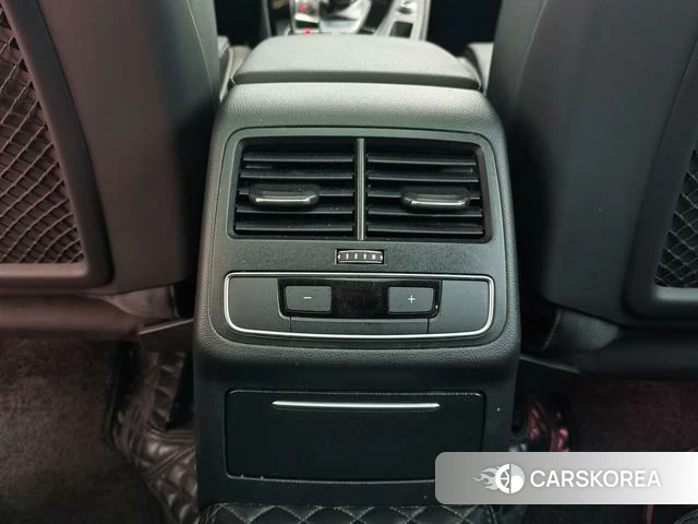 Audi A4L id 4301247 из Китая 8