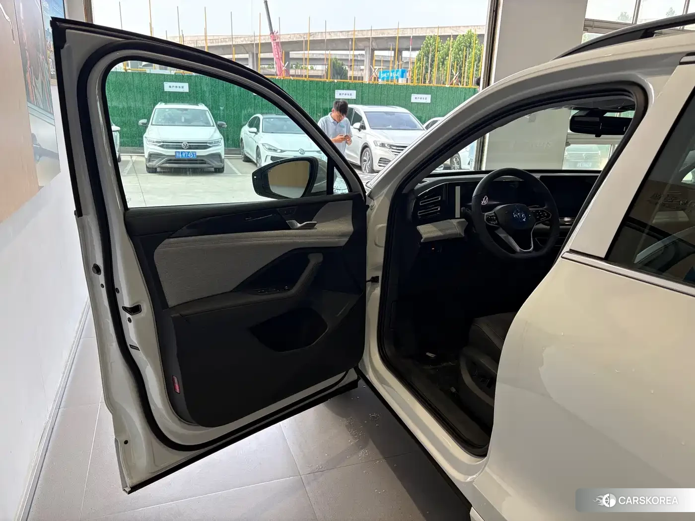 Volkswagen Tiguan L id 4600610 из Китая 8