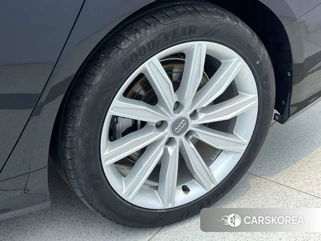 Audi A6L id 4335853 из Китая 8